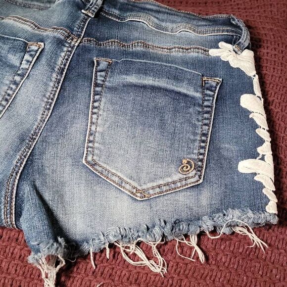 Indigo Rein jean short distressed - Picture 5 of 9